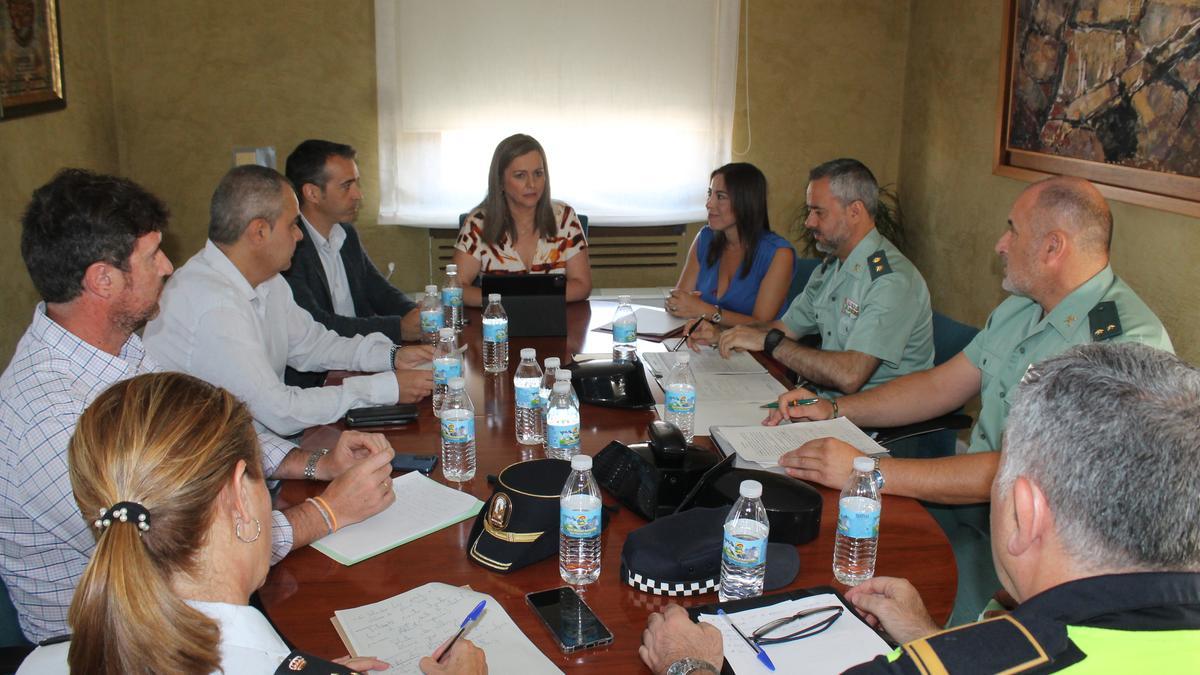 Un  momento de la junta local de seguridad celebrada en Baena.