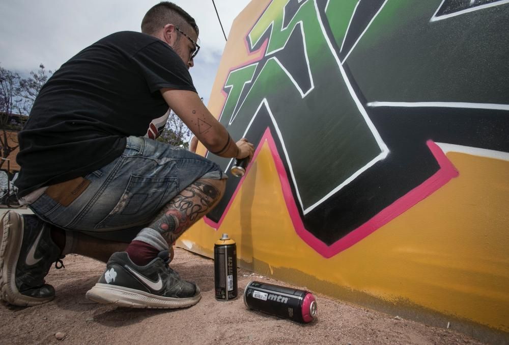 Alacant Desperta vuelve tras nueve años de ausencia y llena el parque alicantino de cultura urbana