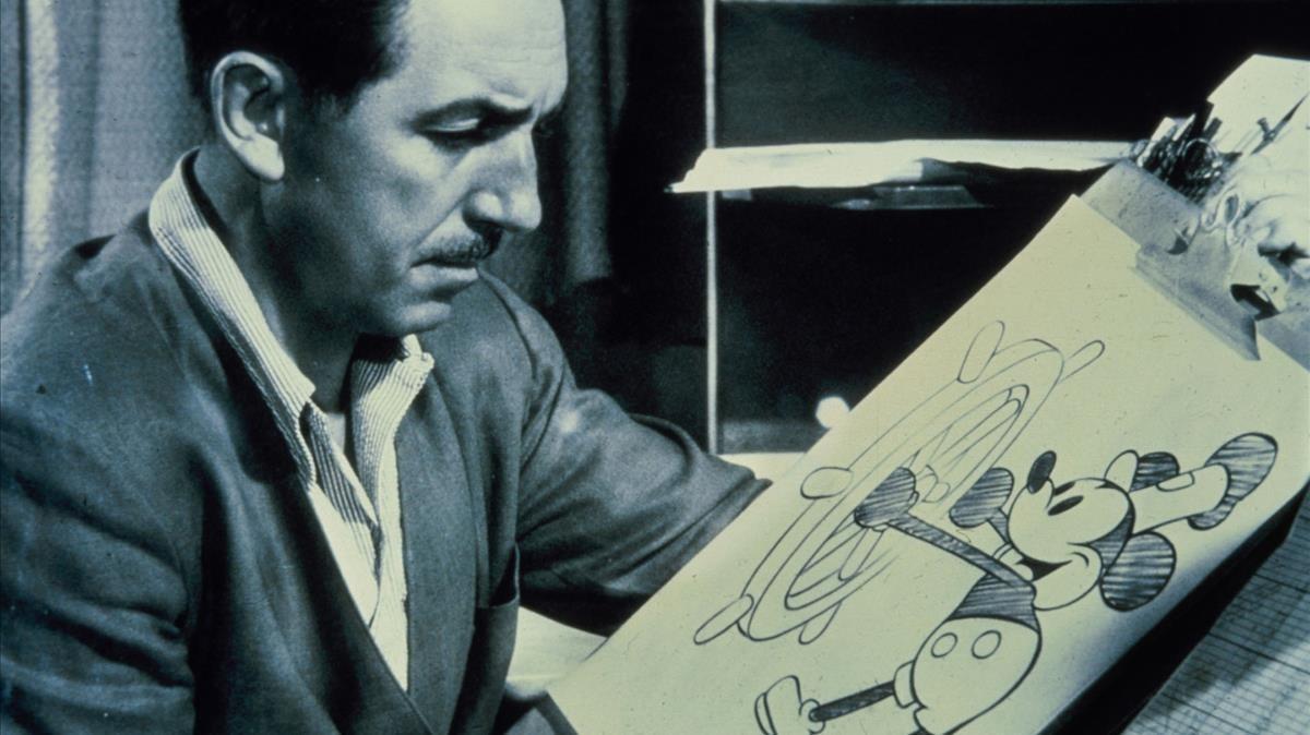 zentauroepp214062 walt disney is pictured at the drawing board with a sketch o171113182659