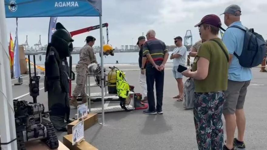 «Impresiona verlo todo tan cerca»: los primeros visitantes de la exposición estática de las Fuerzas Armadas muestran su asombro