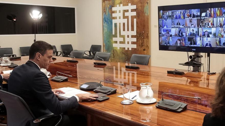 Pedro Sánchez, durante la conferencia con los presidentes de las comunidades.