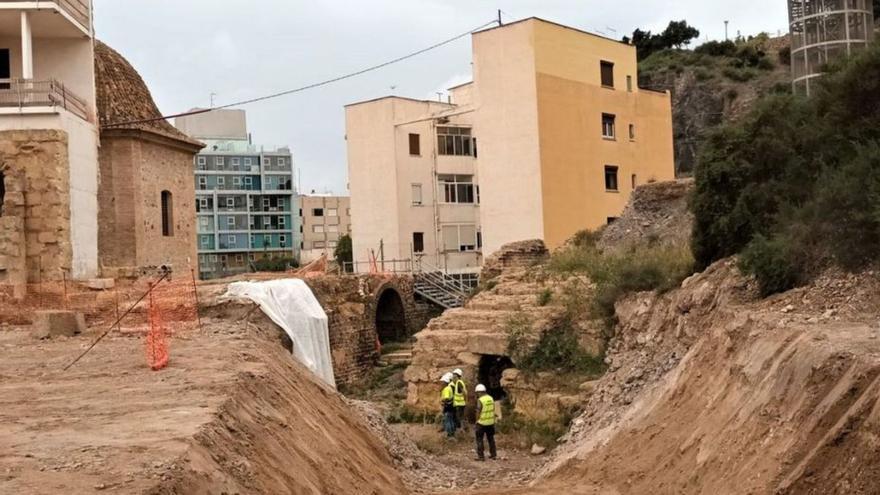 Inician los trabajos en el interior de la plaza de toros. | AYTO.CARTAGENA