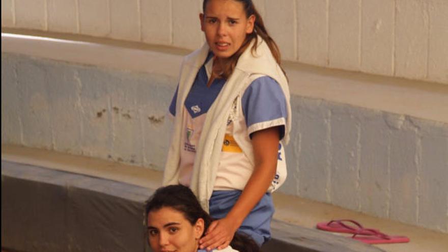 Estefanía Ramírez -arriba- y María.