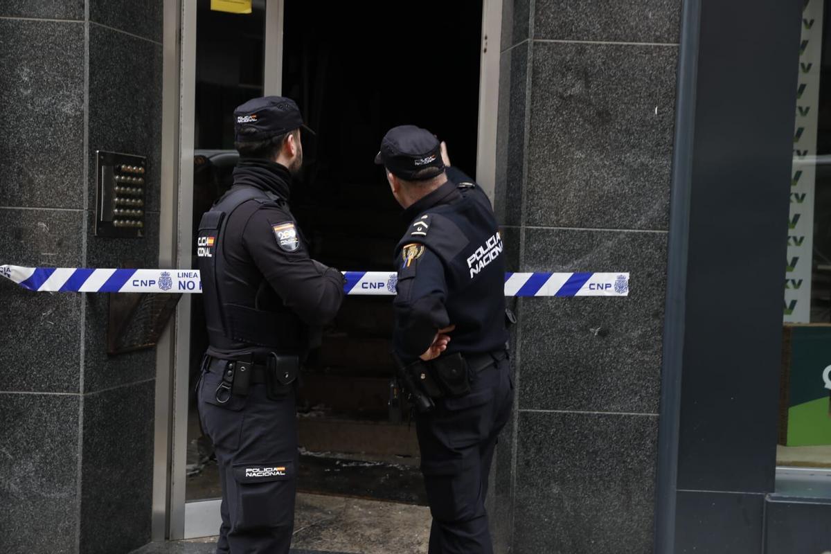 Dos agentes de la Policía Nacional