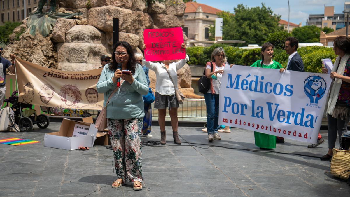 Una médica que ejerce en Manacor participa en una protesta antivacunas: &quot;No van a dar la inmunidad que toca&quot;