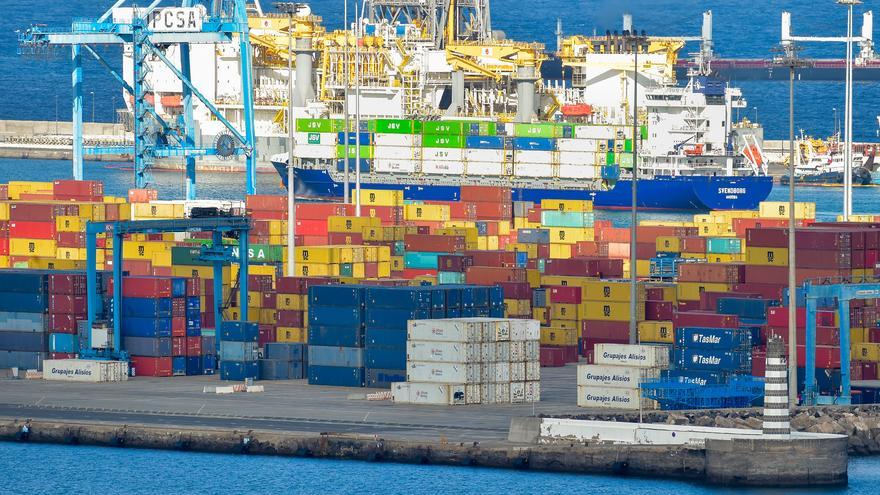 El Puerto de Las Palmas continúa al alza pese a una caída en los contenedores internacionales