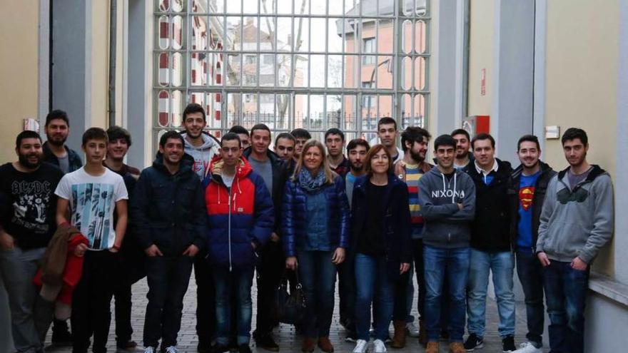 Alumnos del CIFP de Avilés visitan el centro de empresas