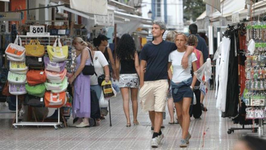 En cuanto al turismo, Ibiza aumentó en 2011 su oferta hotelera en 3.657 plazas