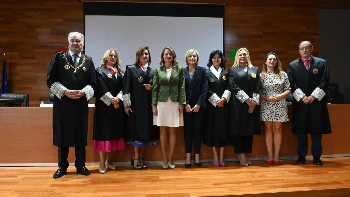 Acto del Colegio de Procuradores De Castellón de Jura de nuevos colegiados y reconocimiento a colegiados con más de 25 años de ejercicio, así como nombramiento de Colegiado de Honor.