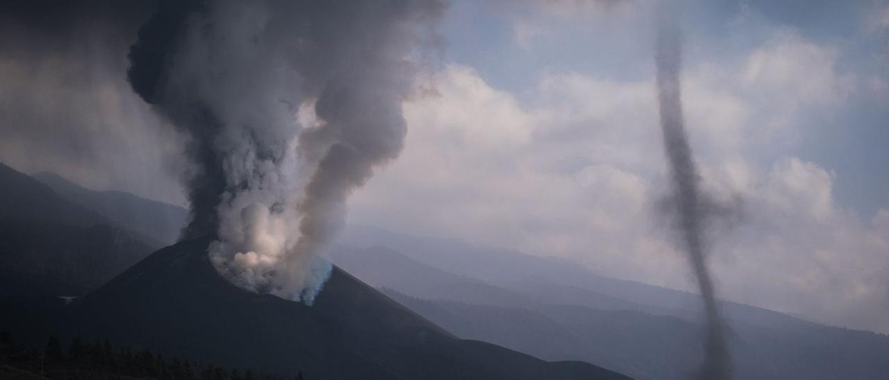 Tornado en el volcán de La Palma.