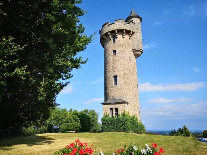 El pueblo francés que tiene una torre como la de Rapunzel