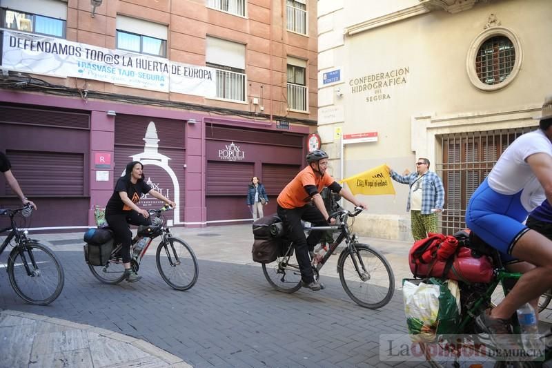 Protesta en bicicleta contra el fracking