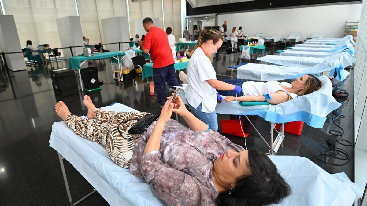 Elche volvió a demostrar este jueves su solidaridad con la celebración de la Maratón de Donación de Sangre Festera