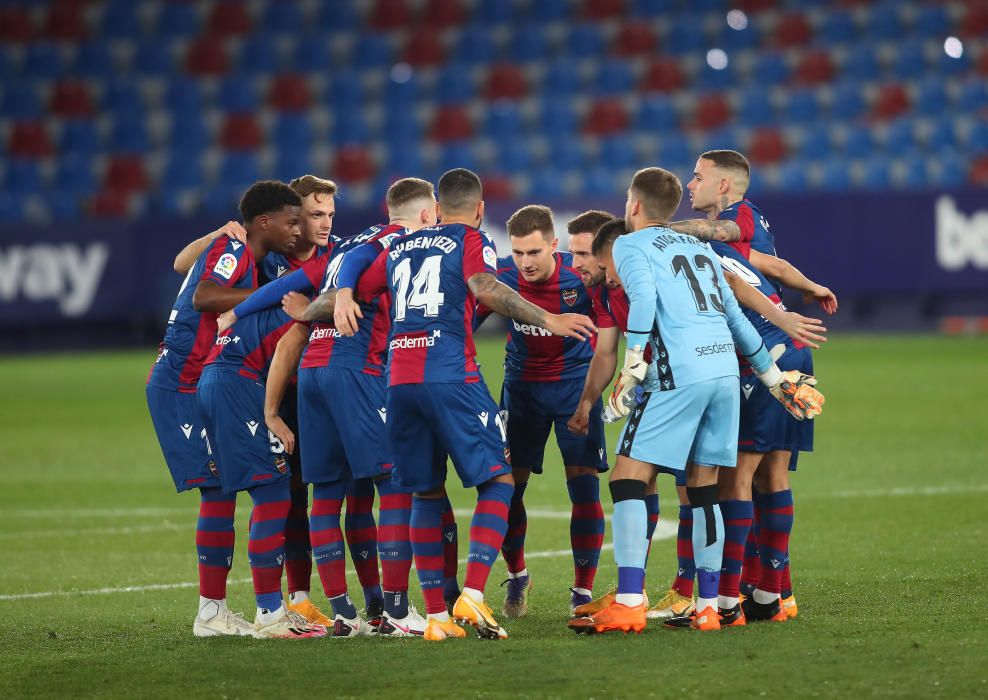 Levante - Real Valladolid, en imágenes