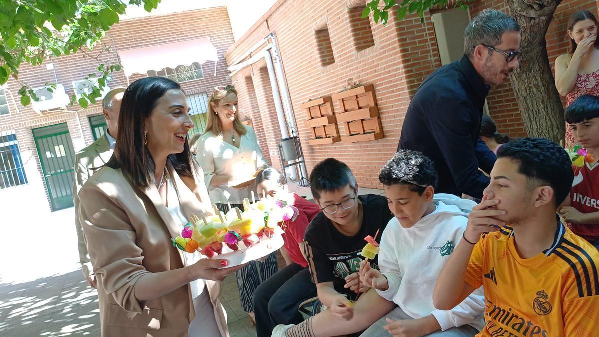La consejera Sara Rubira ha visitado este lunes el colegio Andrés Barquero de Murcia
