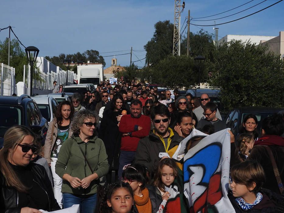 Manifestación para reclamar un nuevo colegio en Sant Ferran