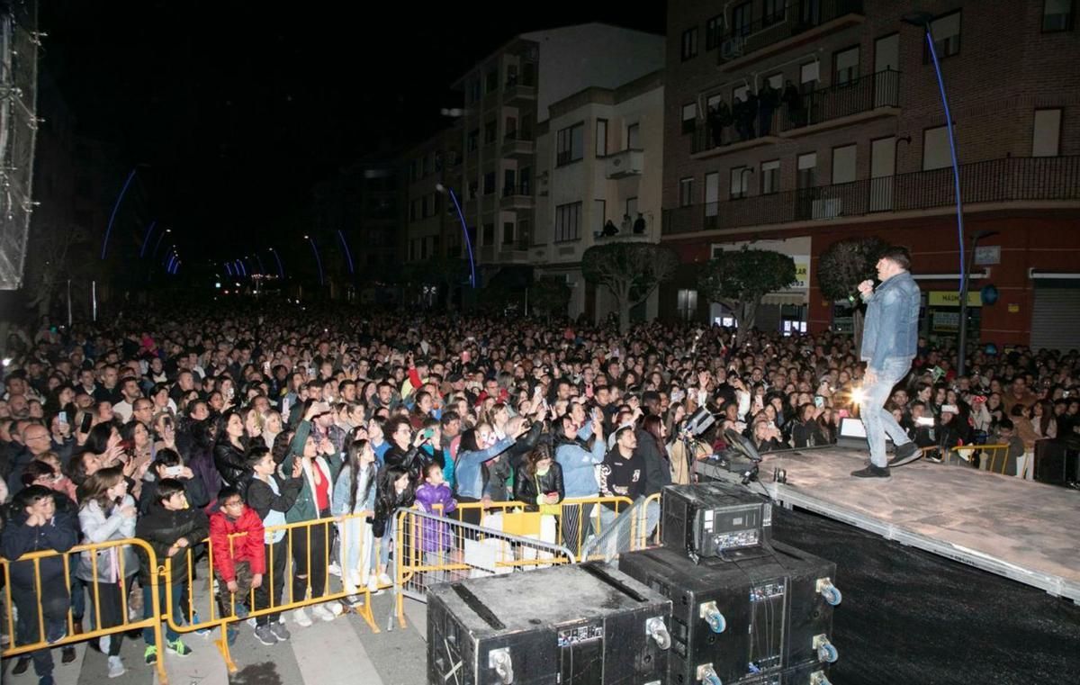 El concierto de Andy &amp; Lucas llenó la avenida Cosculluela.  | SERVICIO ESPECIAL