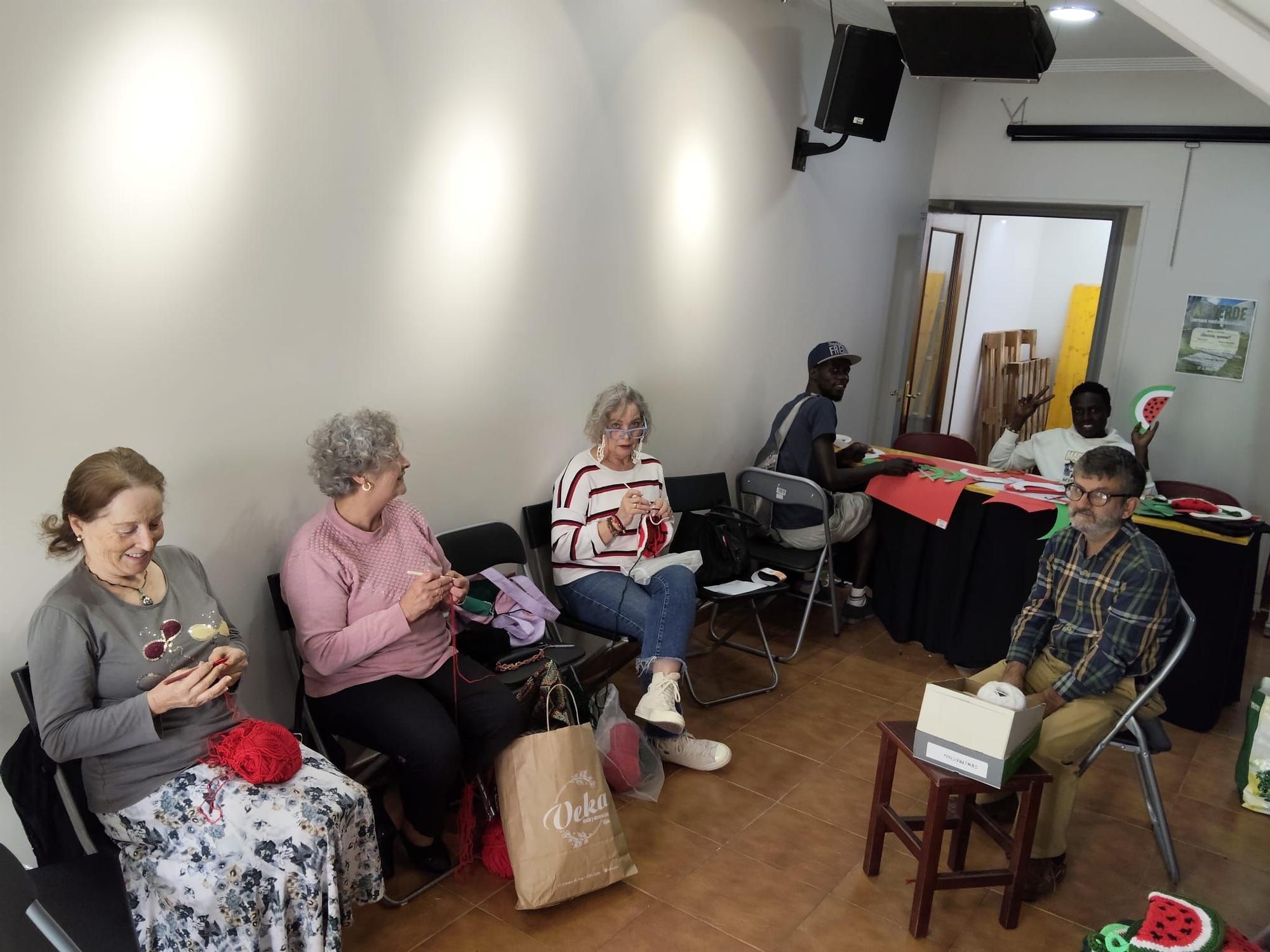 EN IMÁGENES: Elaboración de sandías en Asturias en defensa de Palestina