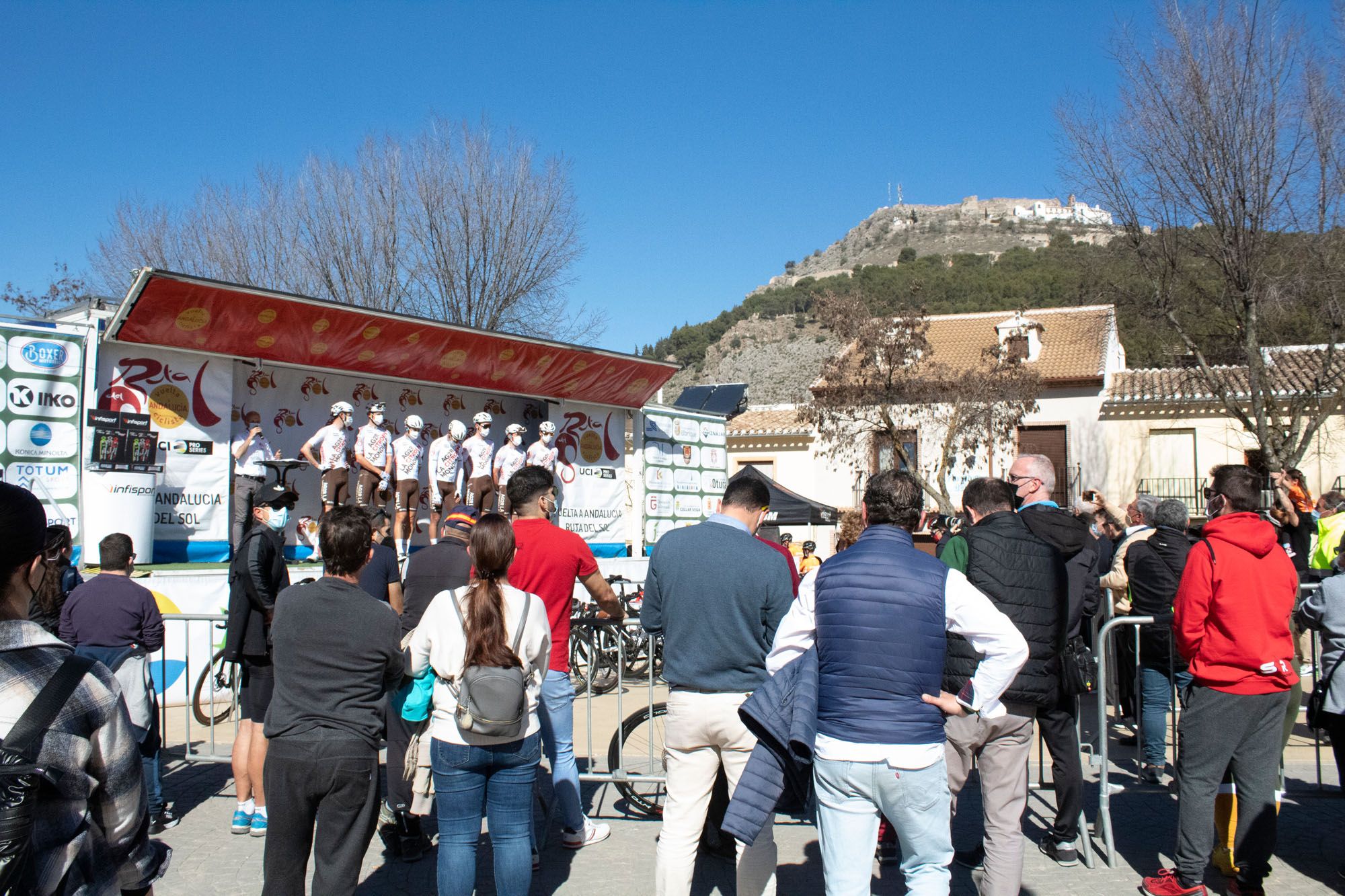 Salida de la segunda etapa de la Vuelta a Andalucía - Ruta del Sol 2022 en Archidona