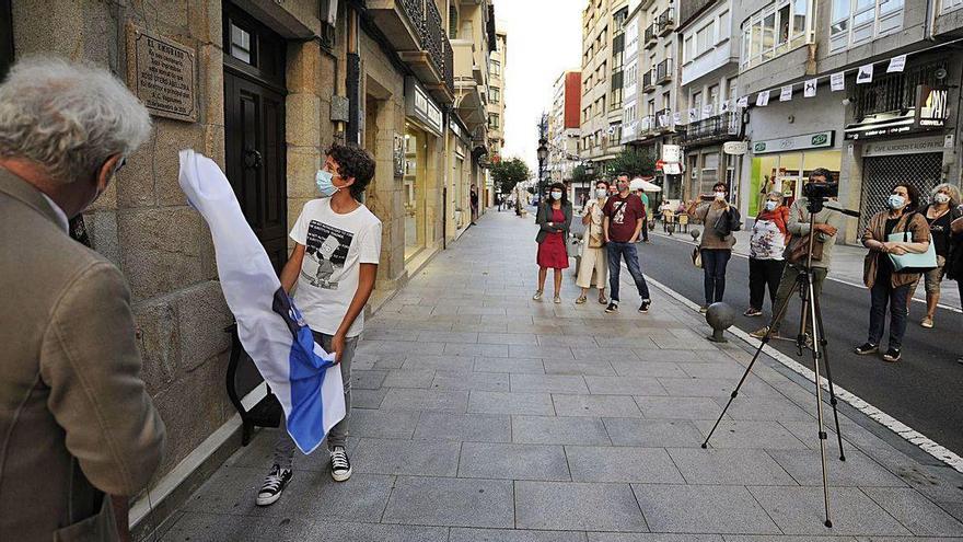 Imagen del acto celebrado ayer en el número 39 de la calle Calvo Sotelo.