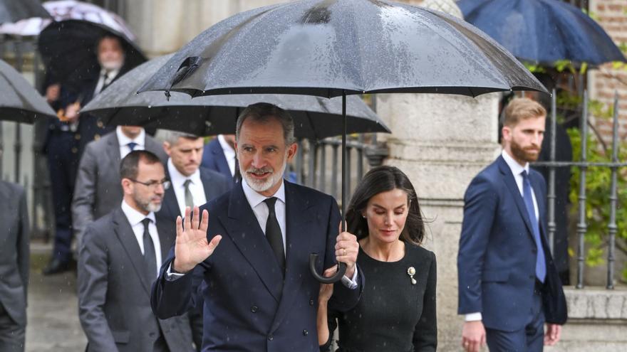 Felipe VI y Juan Carlos I vuelven a encontrarse en el funeral por Fernando Gómez-Acebo