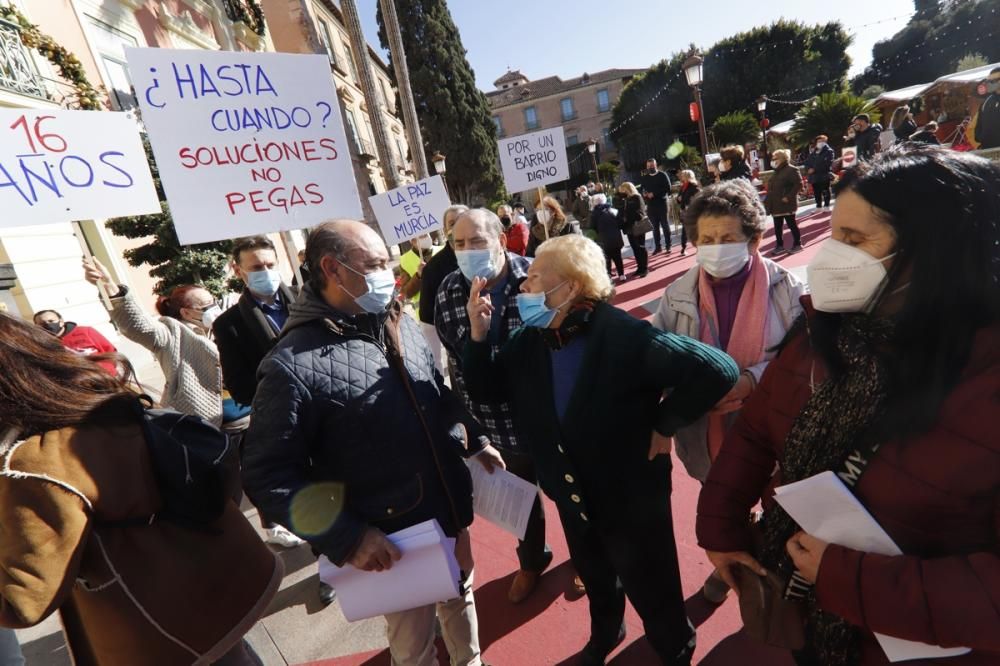 Vecinos de La Paz lanzan un SOS a Ballesta para que agilice el plan de Rejas