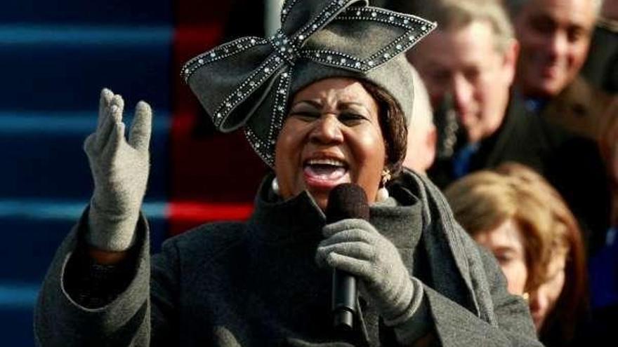 Aretha, cantando en 2009 en la proclamación de Obama. // Reuters