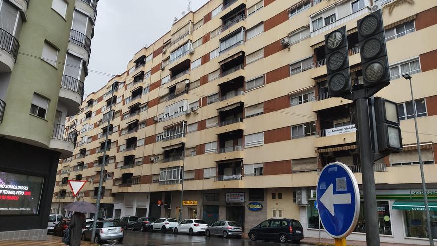 Una avería causa que no funcionen los semáforos en arterias principales de Xàtiva en pleno temporal