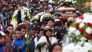 Funeral de concejal y líder indígena de Cauca donde los grupos armados del ELN y la disidencia de las Farc Dagoberto Ramos se enfrentan por el control del territorio, Colombia