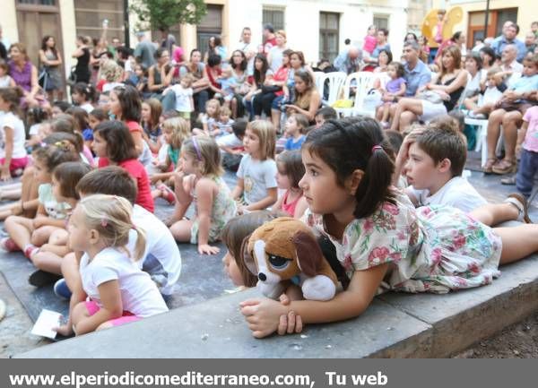 GALERÍA DE FOTOS - ‘Regreso a la ciudad’ saca el espectáculo a las calles de Castellón