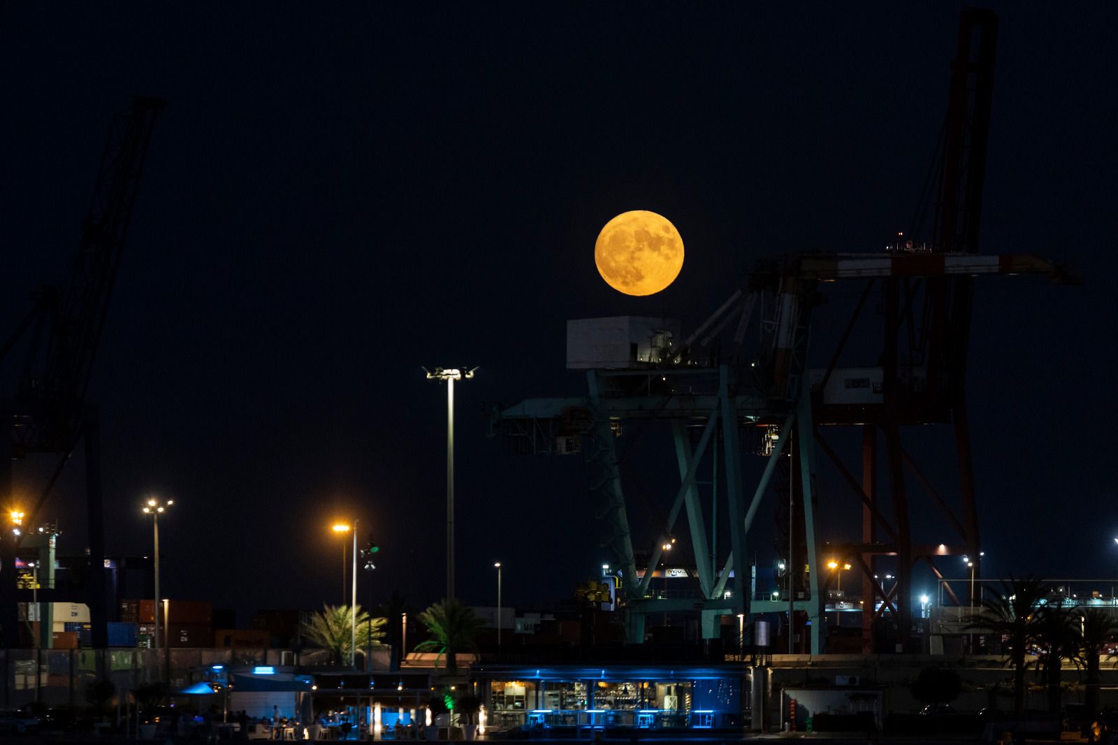 La superluna de agosto ya se deja ver