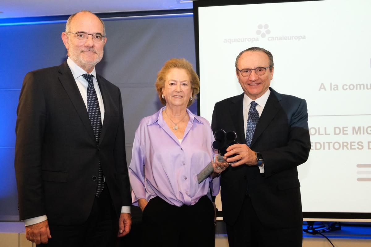 Javier Moll i Arantza Sarasola reben a Brussel·les el premi a la comunicació europea d’Aquí Europa