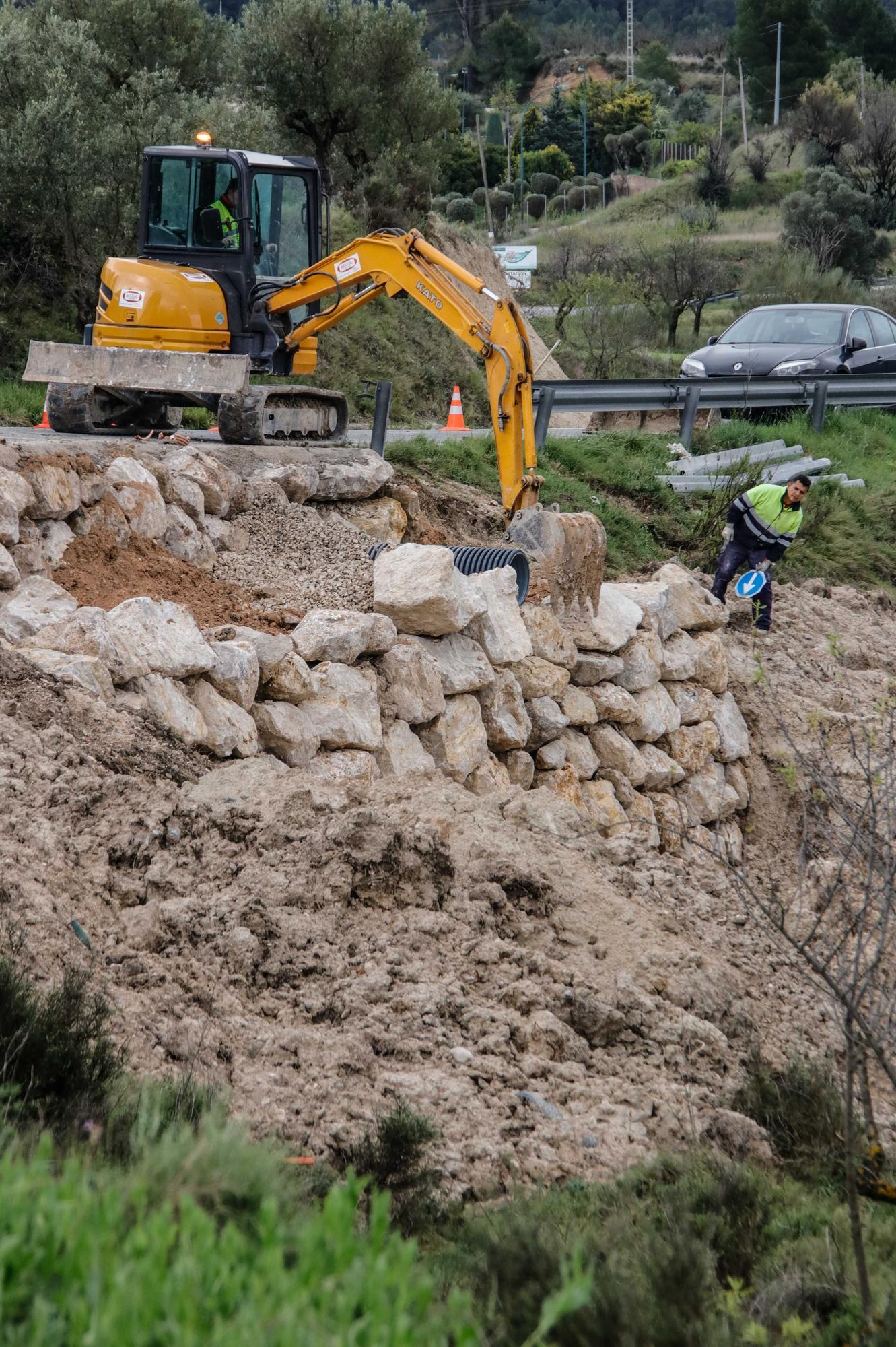 Alcoy retoma los cortes en la carretera del Rebolcat para completar la reparación de daños por las lluvias