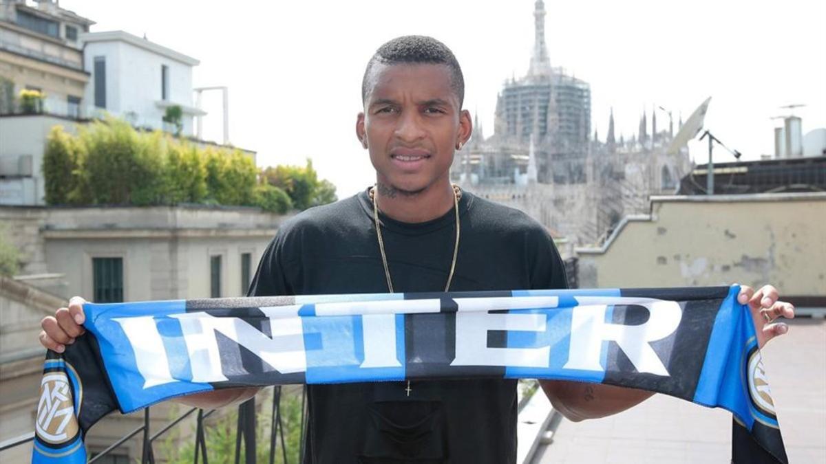 Dalbert ya es del Inter