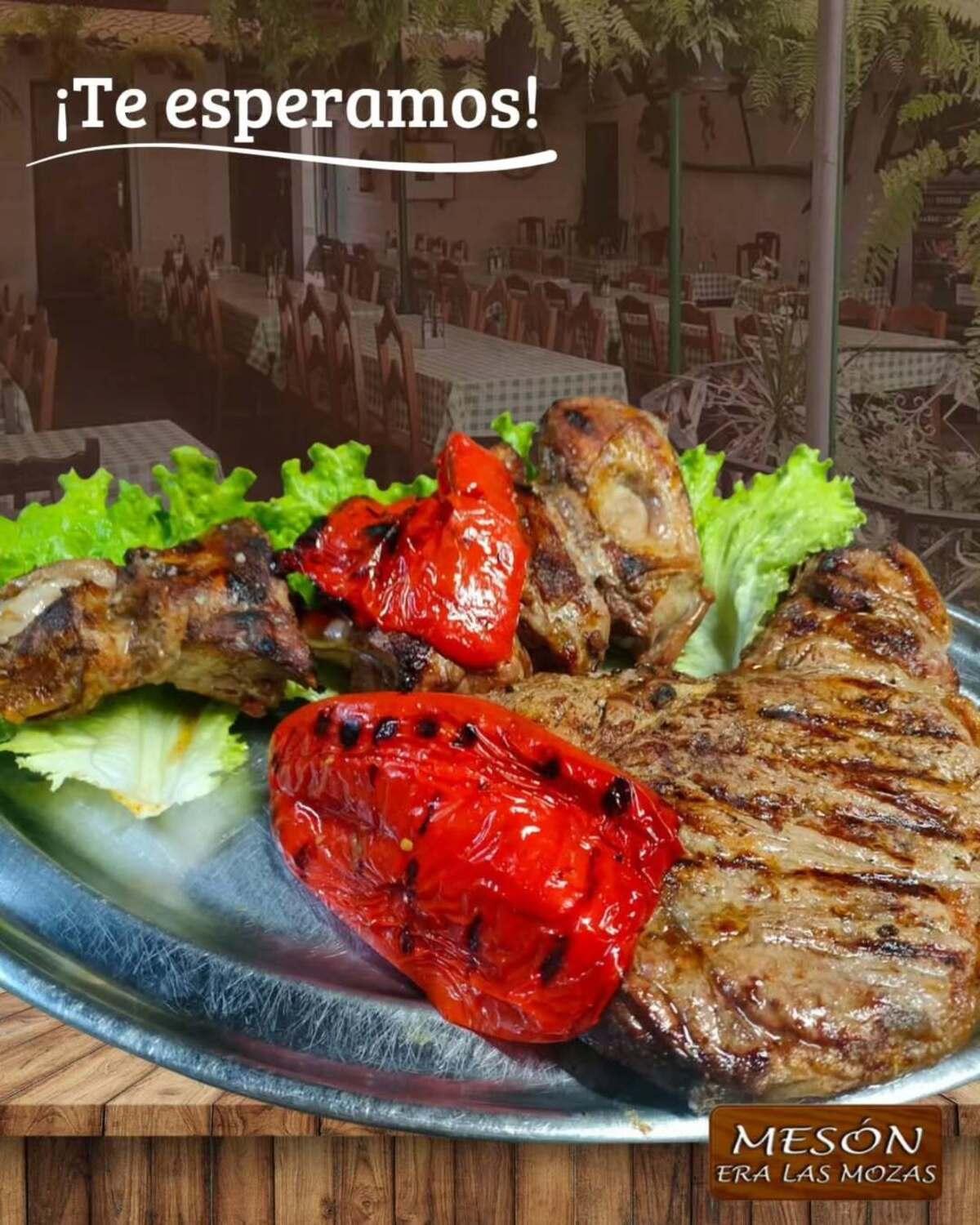 La carne a la brasa es el plato estrella del restaurante