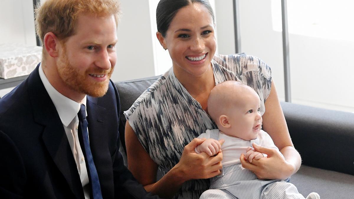 El principe Harry y Meghan Markle con su hijo Archie