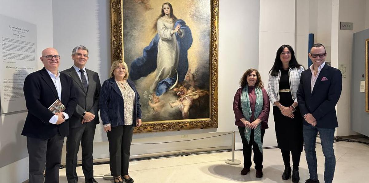 Las autoridades con el préstamos de Murillo del Museo del Prado.