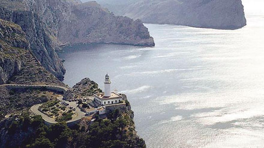 Espectacular imagen del faro de Formentor y su entorno, uno de los enclaves más visitados de la isla.