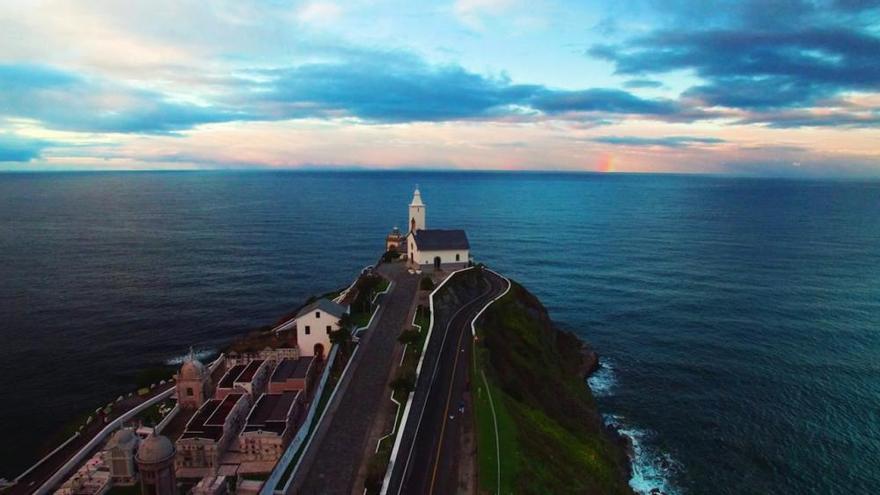 Luarca presenta en Fitur su "villa de Nobel"