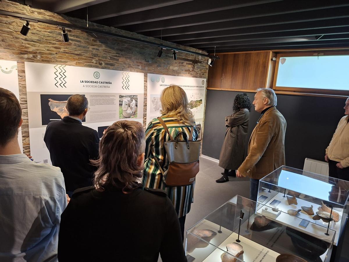 En imágenes: El aula didáctica del castro de Coaña se renueva con contenidos más actuales y piezas inéditas En imágenes: El aula didáctica del castro de Coaña se renueva con contenidos más actuales y piezas inéditas