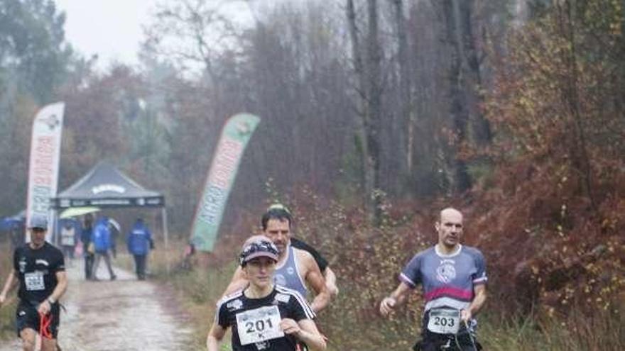 Un grupo de participantes en el canicross. // Bernabé/Ana Agra