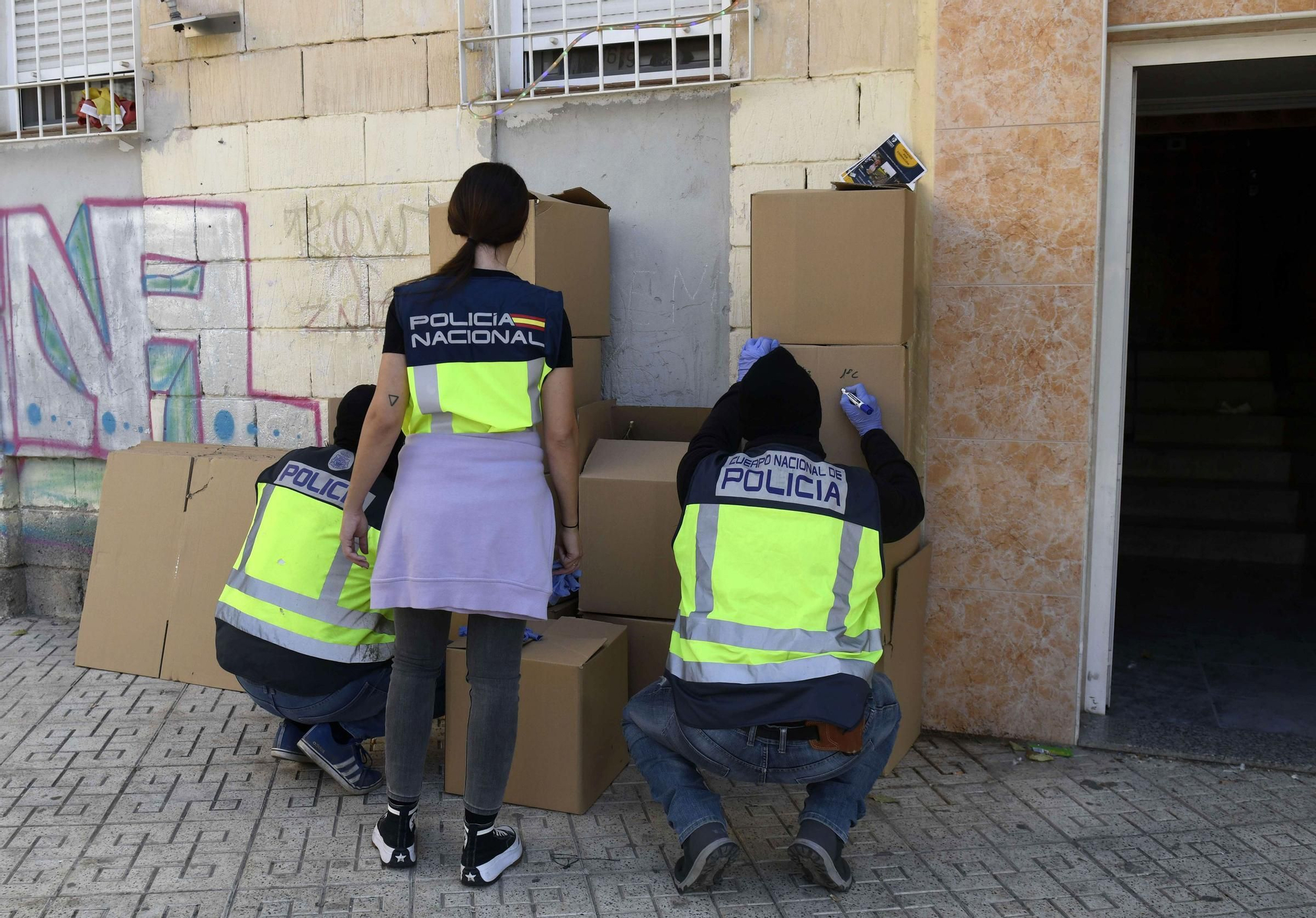La redada contra el narcotráfico en el Polígono de La Paz, en imágenes