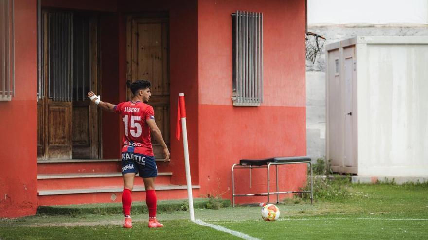 L’extrem Albert López és la desena baixa de l’Olot
