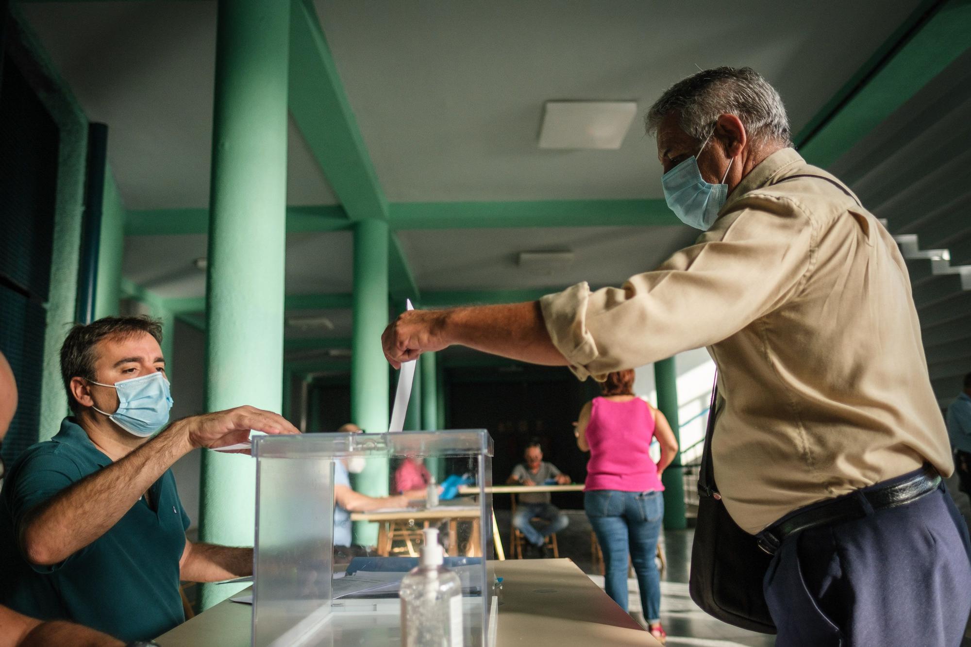 Elección de los miembros de la mesa del taxis en Santa Cruz