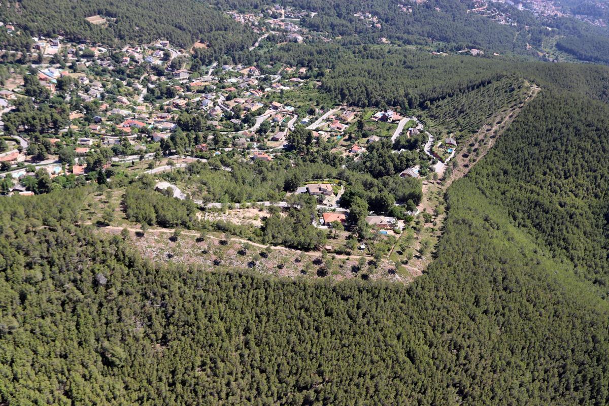 La franja de protecció que envolta la urbanització Can Armengol de Corbera de Llobregat