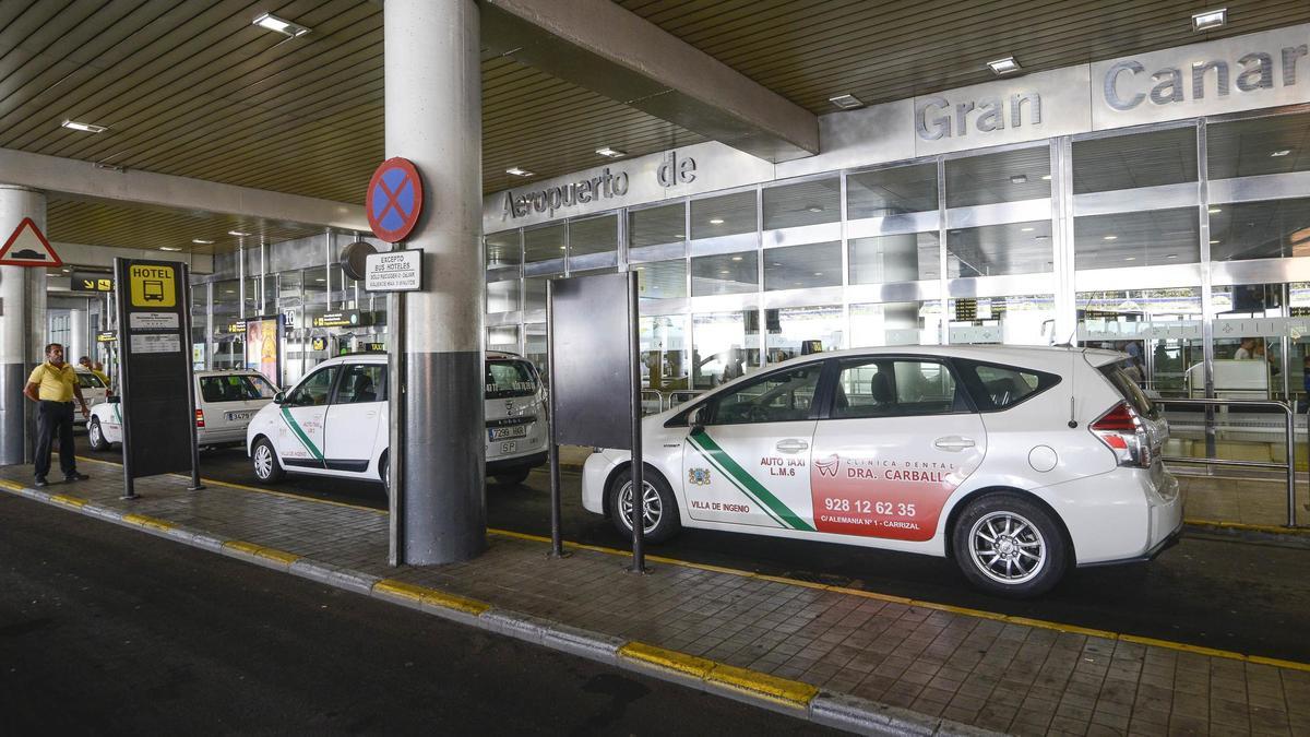 Parada de taxis en el aeropuerto de Gran Canaria