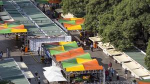 La Setmana del Llibre en Català, instalada en la avenida de la Catedral de Barcelona.