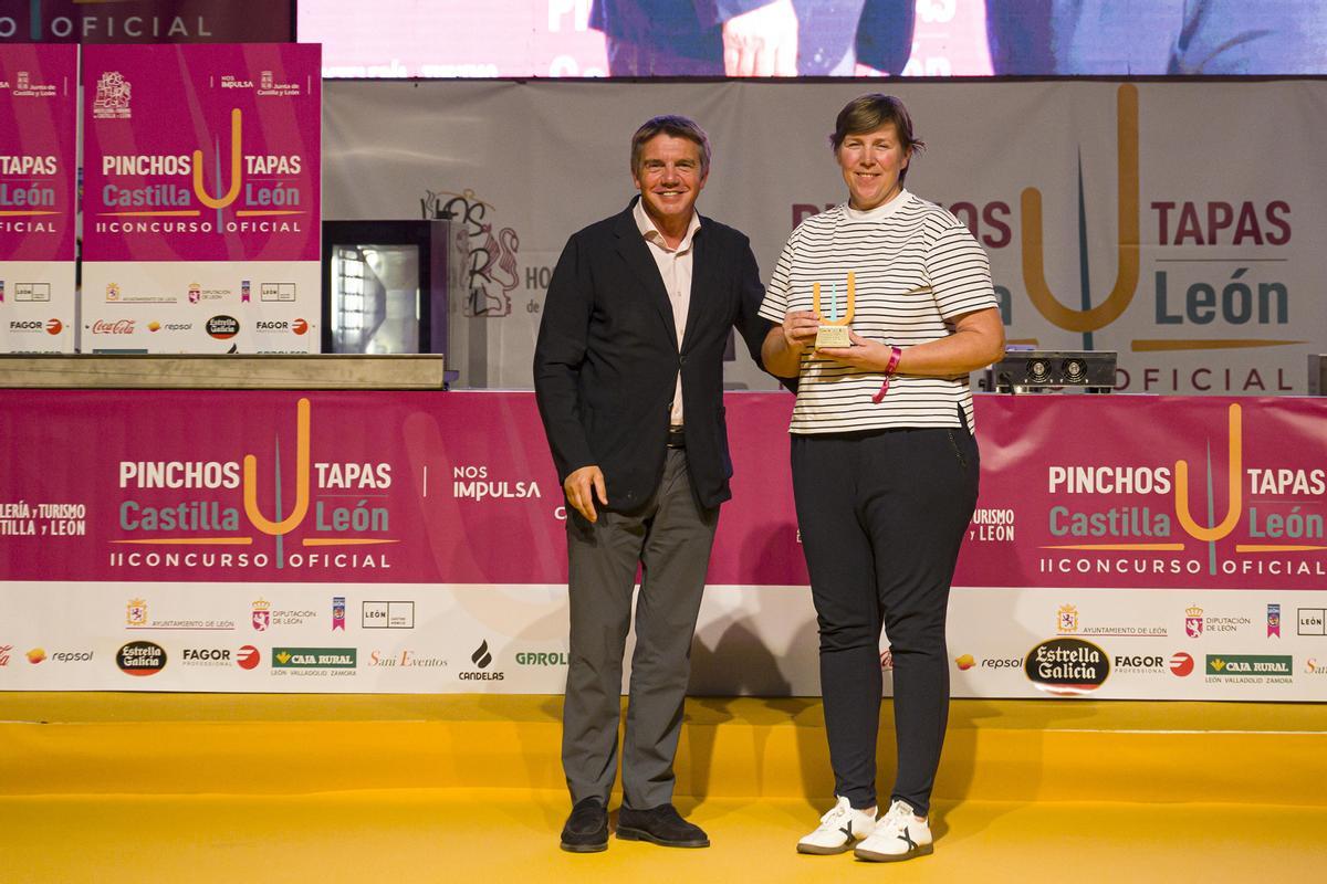 Kerstin Schwandtner, de Turismo de Austria en España, y el presidente de Hostelería de España, José Luis Álvarez Almeida.