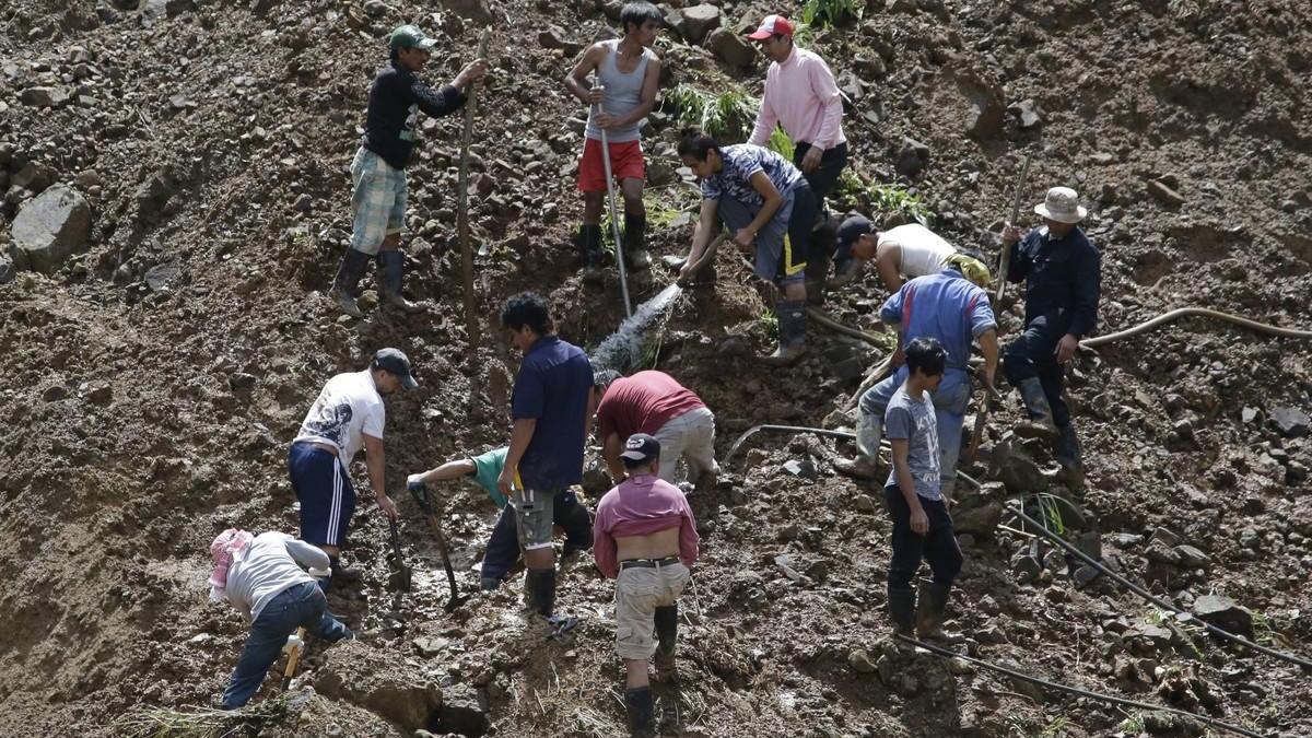 Deslizamiento de tierra en Niteroi deja 10 muertos y varios desaparecidos