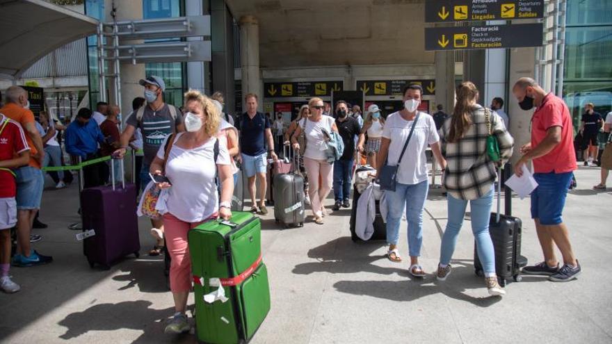 Aeropuerto de Mallorca: Son Sant Joan recupera el tráfico de una Semana Santa prepandemia